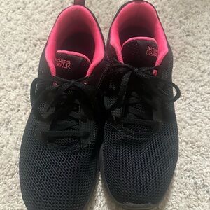 Skechers Go Walk Black and Pink Sneakers Women’s 9.5